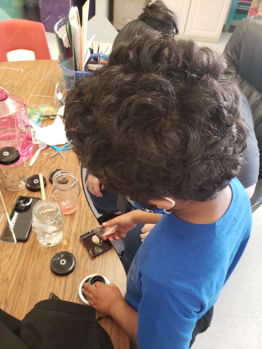susanbase11's tweet photo. Learning to grow crystals
#followingfowler https://t.co/D9f5SmnrJN