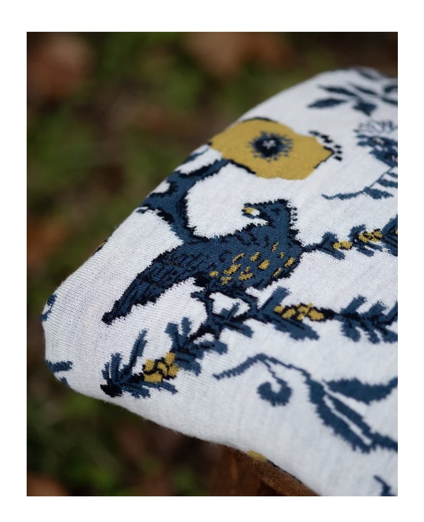 今回tunicaからブランケットのシリーズも出ています。こちらは雷鳥-夏