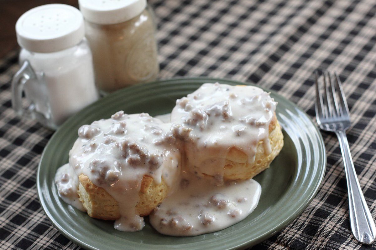 TheWisecarvers's tweet photo. So, what do you prefer for breakfast??

Salty or sweet?? 

#BiscuitsAndGravy #Muffins

You’re welcome....You know, for making you hungry 😋😂 https://t.co/LKptFijgJ7
