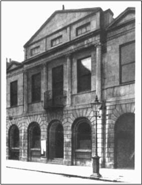 In 1710 the Mayor of Southampton hosted a banquet in the Audit House for the ‘Kings of the five na­ons of the Iroquois’. Discover how throughout time, Native Americans have visited Southampton’s. Read more here 👉 bit.ly/32Xxsi1
#Mayflower400 #NativeAmericanHeritageMonth