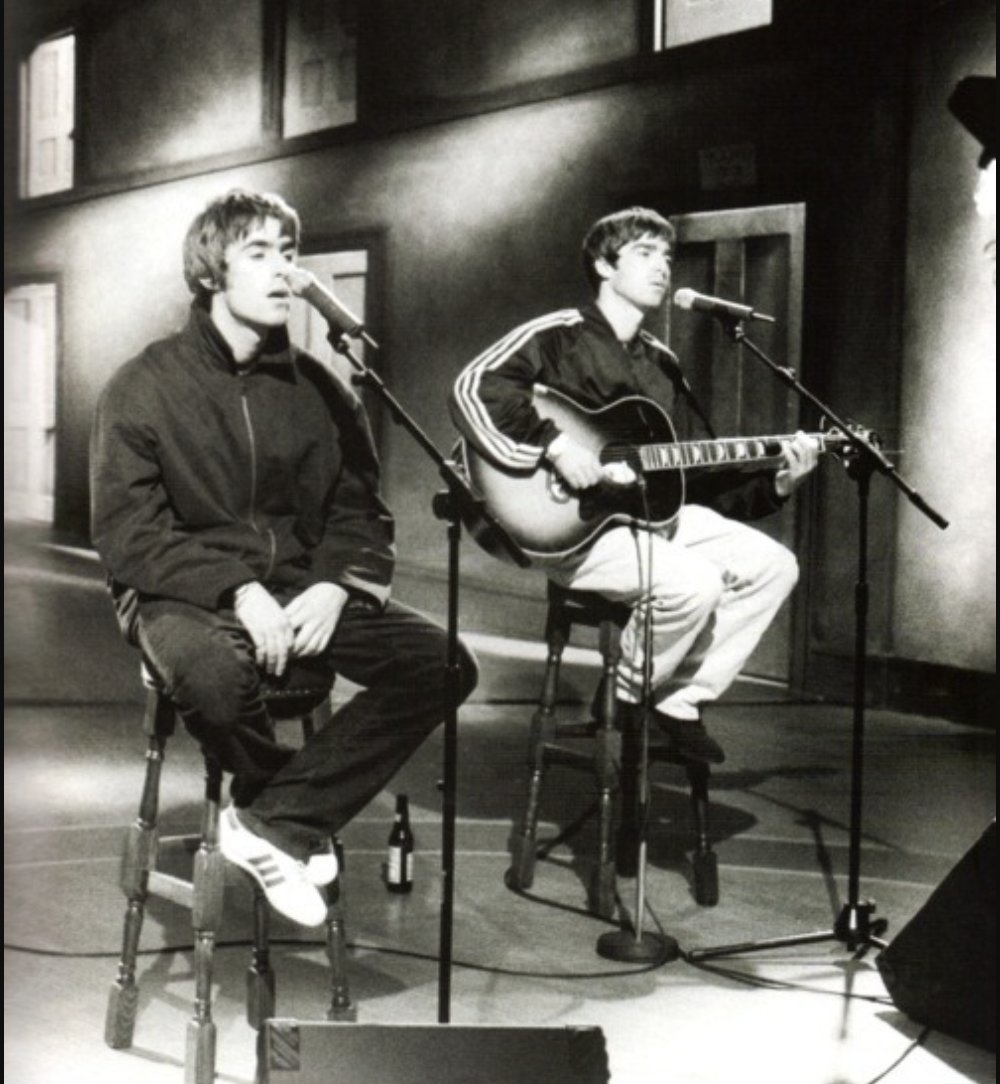 Liam & Noel performing for MTV's Most Wanted in August '94