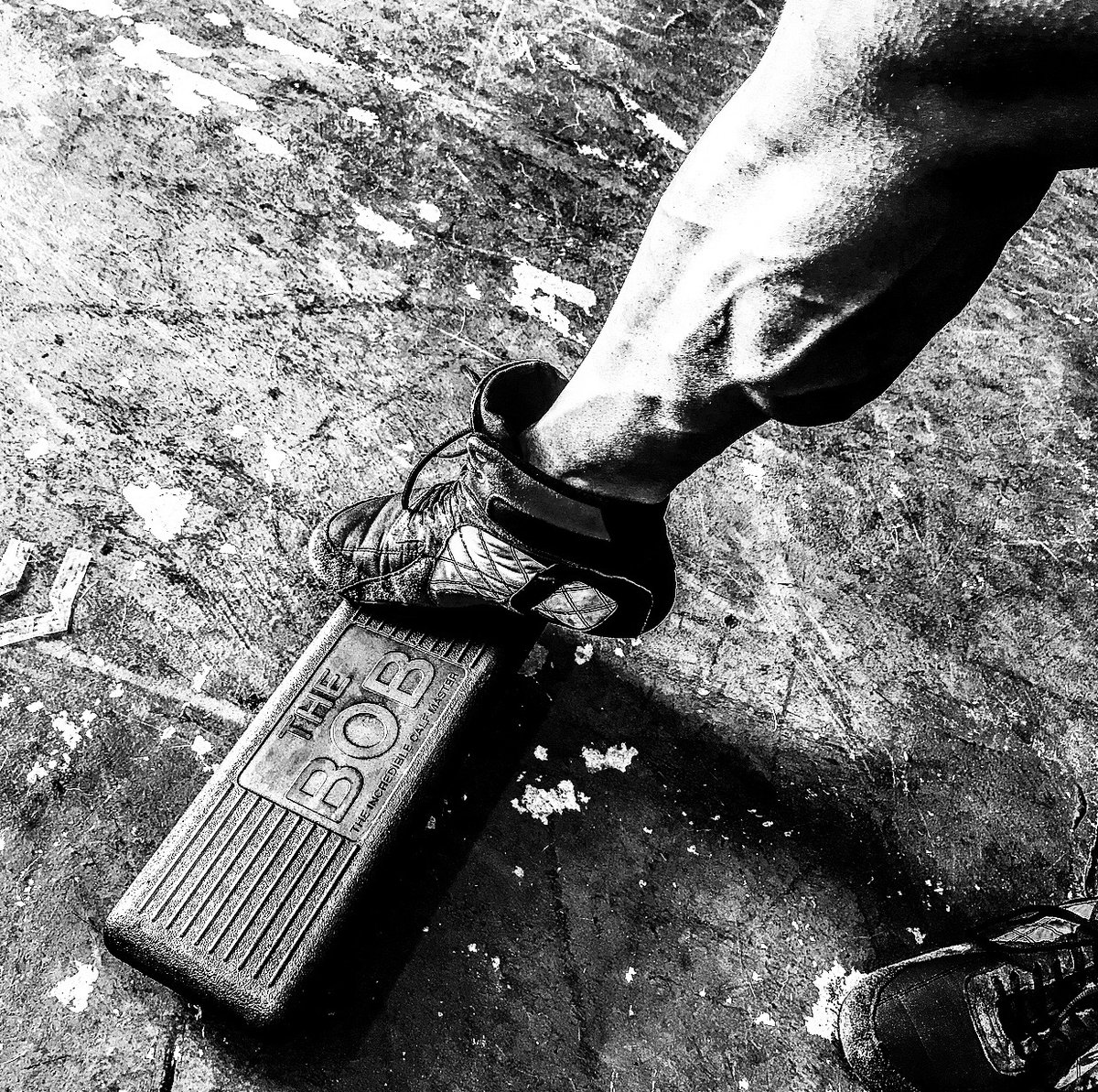 WESTSIDEBARBELL's tweet photo. The BOB.
▪️
The best thing we've found for tight calves and ankle mobility.
▪️
Calve by @sethshaw_ifbbpro
▪️
#westsidebarbell #mobility #squatmobility #anklemobility #calves #develop #stretch #tight #achilles https://t.co/S2jhKf17QX