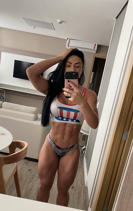 BOM DIA GALERA! Acabei de colocar a chavinha no meu Twitter essa j&aacute; &eacute; minha 5 conta n&atilde;o t&ocirc; afim de fazer