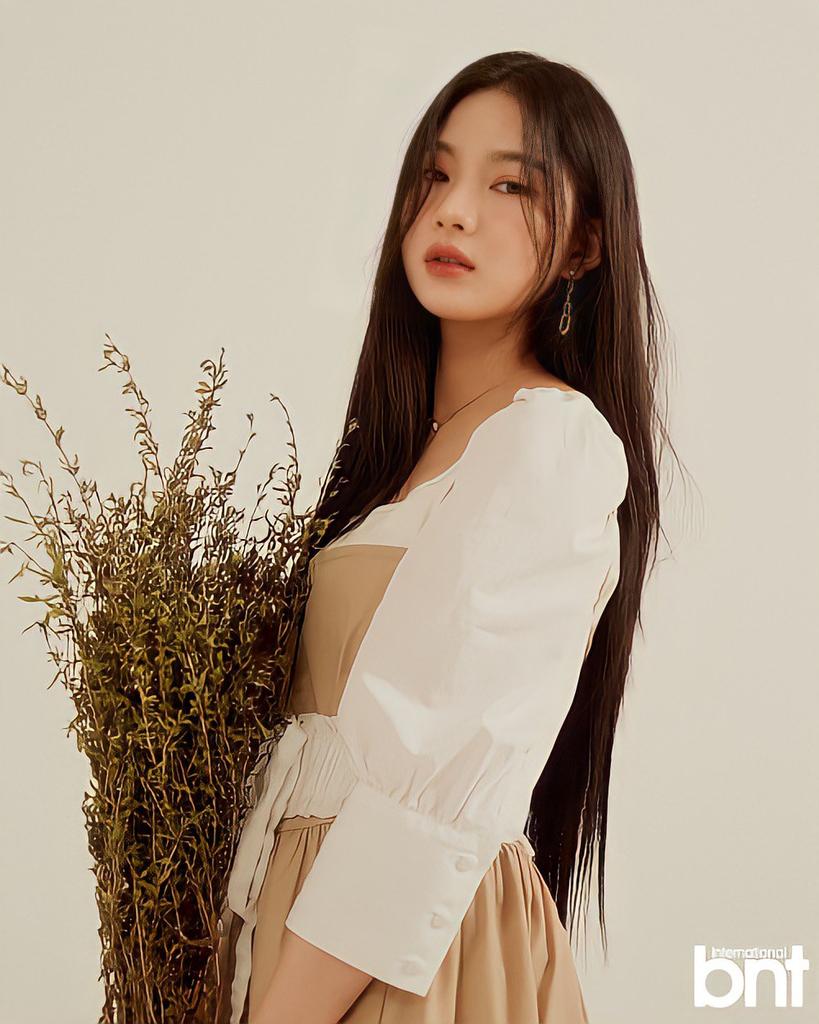tribe_intl's tweet photo. isa for bnt 

#아이사 #ISA #스테이씨 #STAYC @STAYC_official https://t.co/xwuRyofAQF