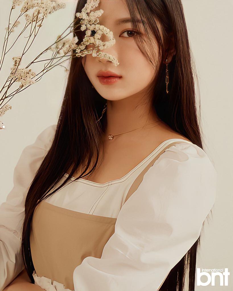 tribe_intl's tweet photo. isa for bnt 

#아이사 #ISA #스테이씨 #STAYC @STAYC_official https://t.co/xwuRyofAQF