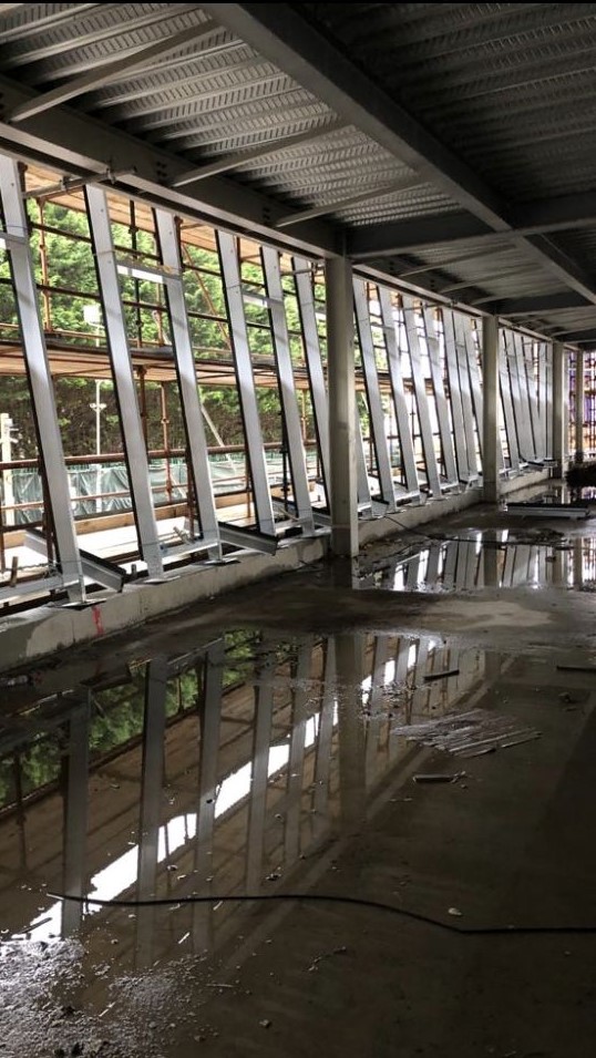 apa_systems's tweet photo. Work has begun on two @JJRhatigan projects APA are working on with Season Master. Over 3700 m2 of our #curtainwall system is being installed on the first, of two offices at #CrownSquare Galway. It is also being installed on @IDAIreland Office Building in Sligo
#loveconstruction https://t.co/TLfHTbG8yL