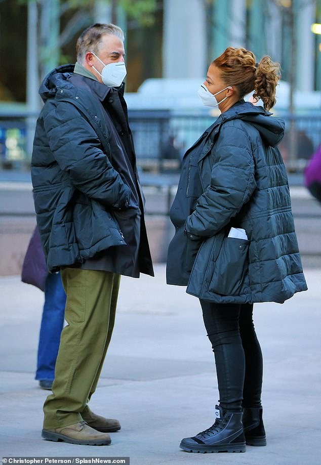 ChrisNothNews's tweet photo. [NEW] - Chris Noth and Queen Latifah filmed their first scenes together on the set of CBS' The Equalizer on Wednesday. 2/2 https://t.co/2sixk3Q1q0