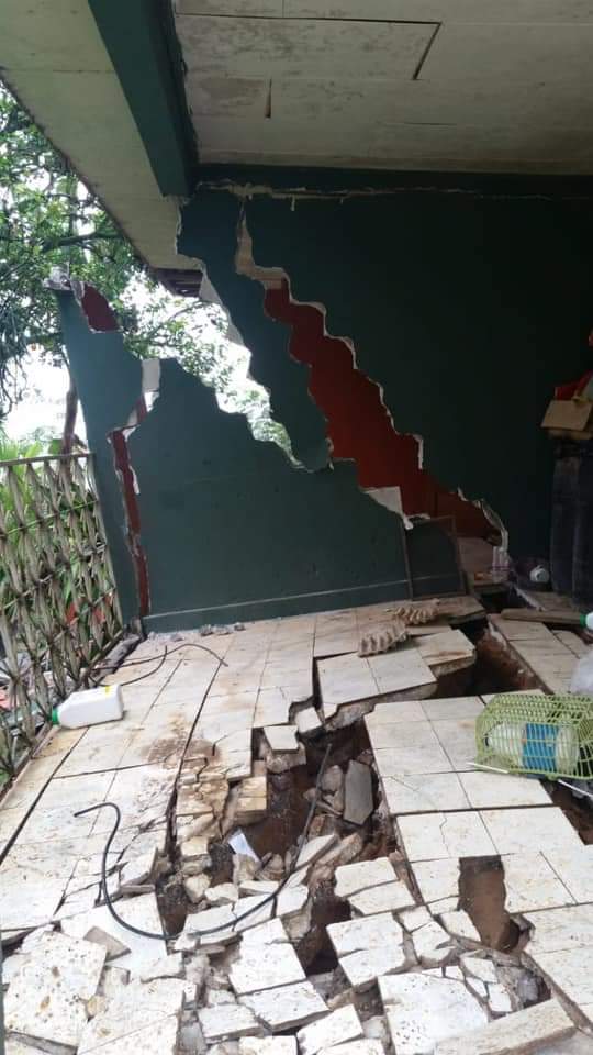 ccanacahn's tweet photo. Casas totalmente destruídas, comunidades soterradas y caminos bloqueados, es lo que dejó Iota en Honduras🇭🇳
#ProyectoNoticia
#HuracanIotaHN
#Iota https://t.co/6OPVMkHNCU