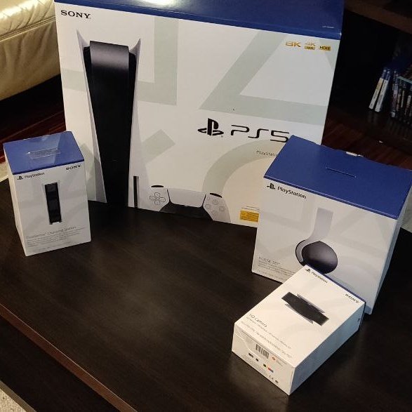 RolerGSD's tweet photo. Welcome home @PlayStation, finally!
#PS5 #PlayStation5 #ProbablyBusy https://t.co/E8IoPSCjsM