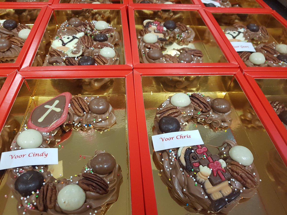 maesstede's tweet photo. Sinterklaas heeft ingekocht bij #Maesstede dit jaar met deze luxe handgespoten Belgische chocolade letters. #opmaat #sinterklaas #cateringoplocatie #chocolade #letters https://t.co/ewl9RqK6rZ
