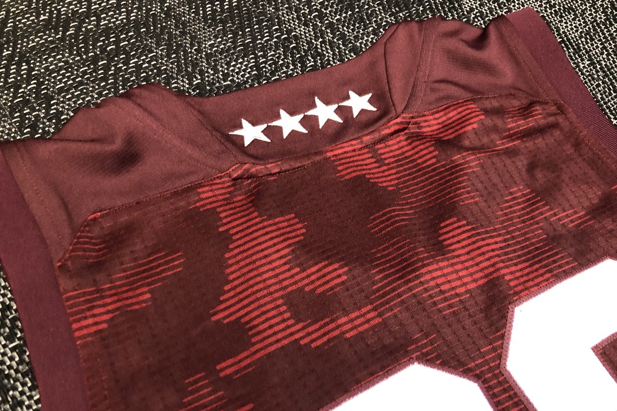 ⚠️ Special Edition Alert ⚠️ 

RETWEET to win this jersey made for the 2017 Armed Forces Classic‼️ 

#GigEm