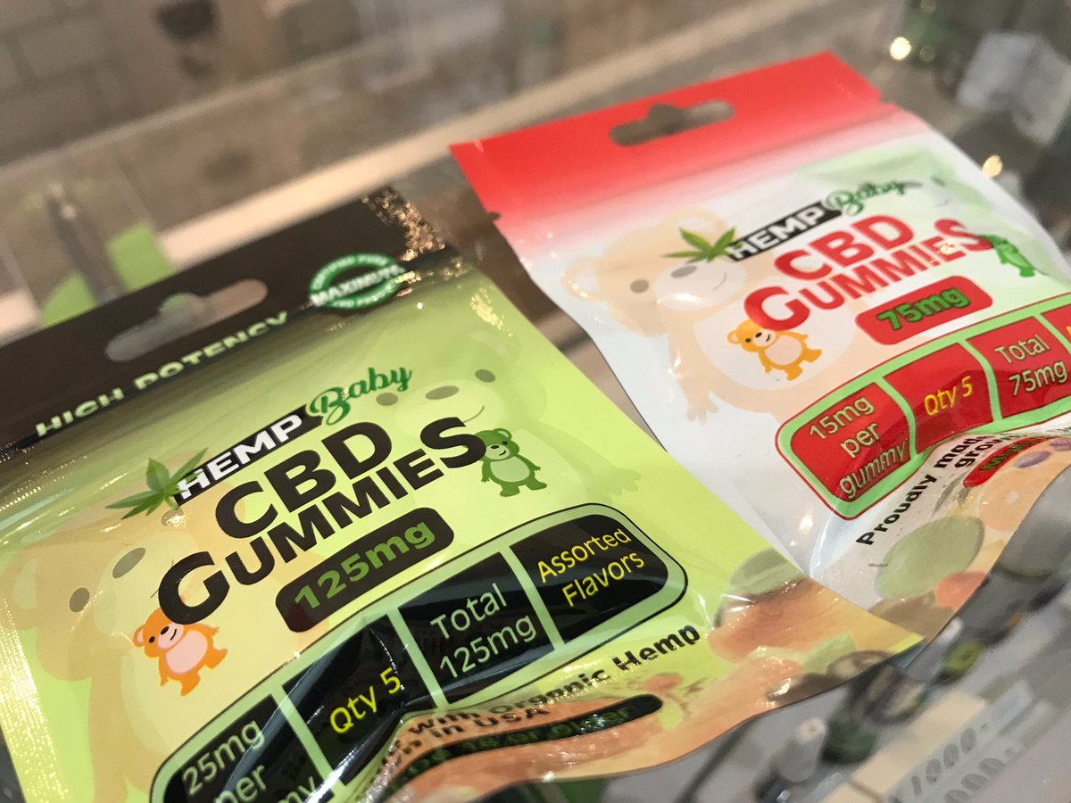 amanop's tweet photo. 【CBD気になってる人は試したほうがいいかも】
駒場東大前「cbdコーヒー」行った。

・ドロップしたいオイルの種類と量を選べる
・ココナッツ系、草っぽいなど種類あり
・グミなど簡易的なグッズも多数

結論、寝つきよくなり熟睡感すごい…！（プラシーボの可能性もあるか）。気になってる方はぜひ https://t.co/VVwQTa71vE