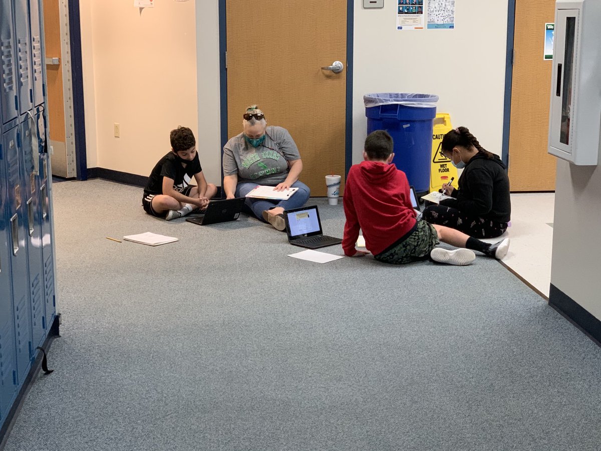 weemsamy's tweet photo. I spy an awesome librarian pulling a math small group! #allin #davislearns https://t.co/1xRhRdZIWw