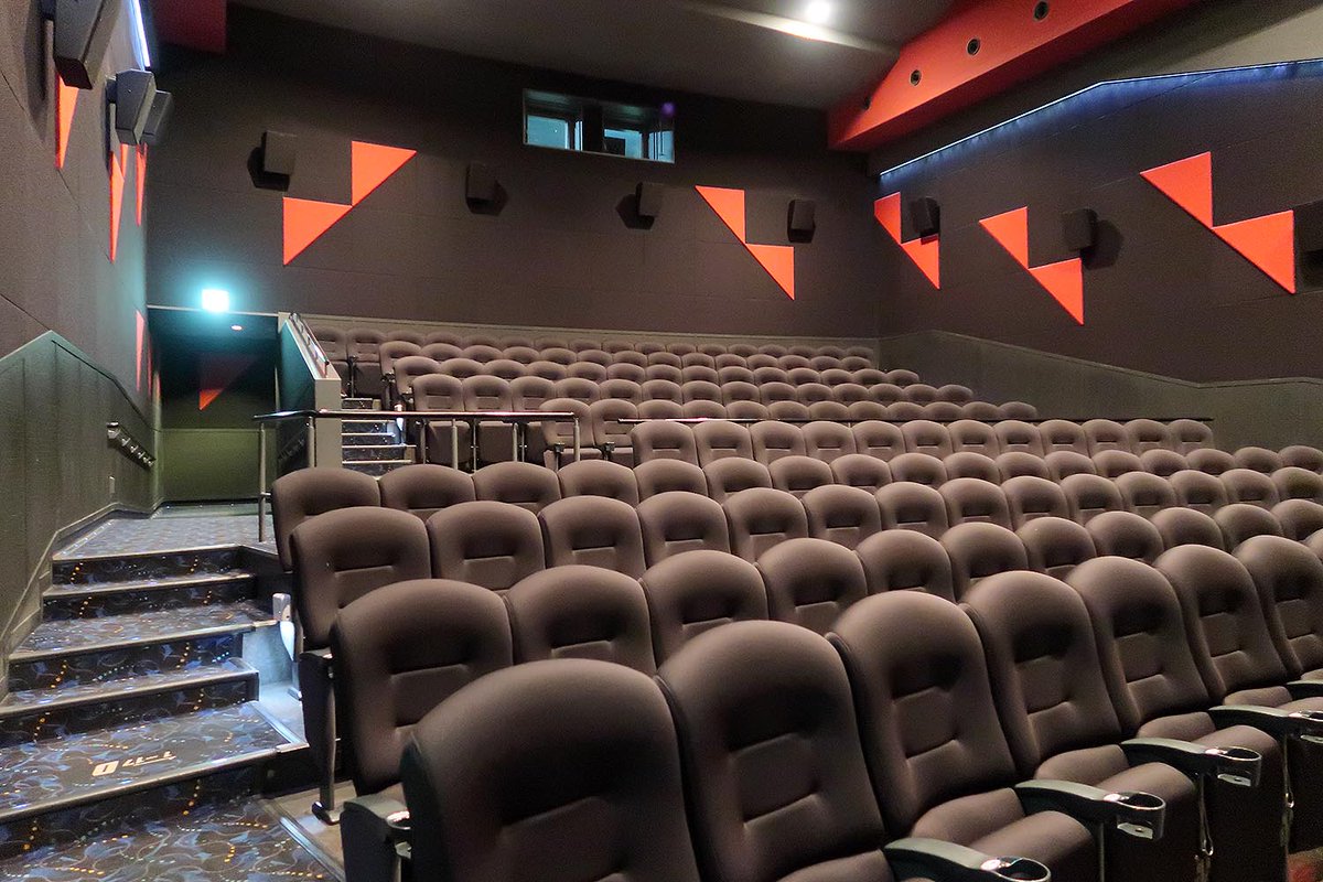 敦賀の人 11 19 18 Tohoシネマズ伊丹 スクリーン8 魔女見習いをさがして I列 客は8人ほど 私以外は女性客 若干スクリーンの汚れが気になるが映像は良好 音も過不足なし 比較的古いが故に 隣接シアターからのノイズがほとんどないのが Toho伊丹