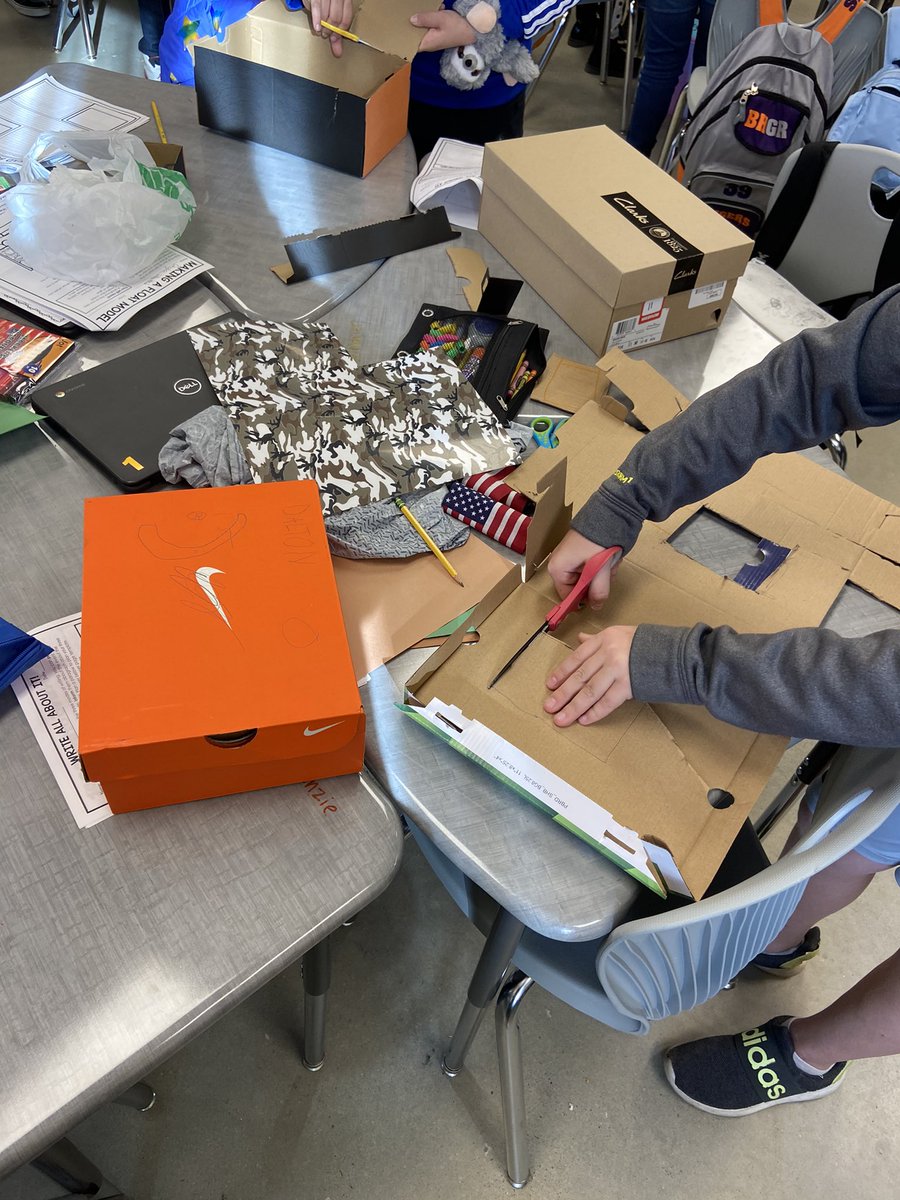 Macy’s Day parade floats! #HISChampions