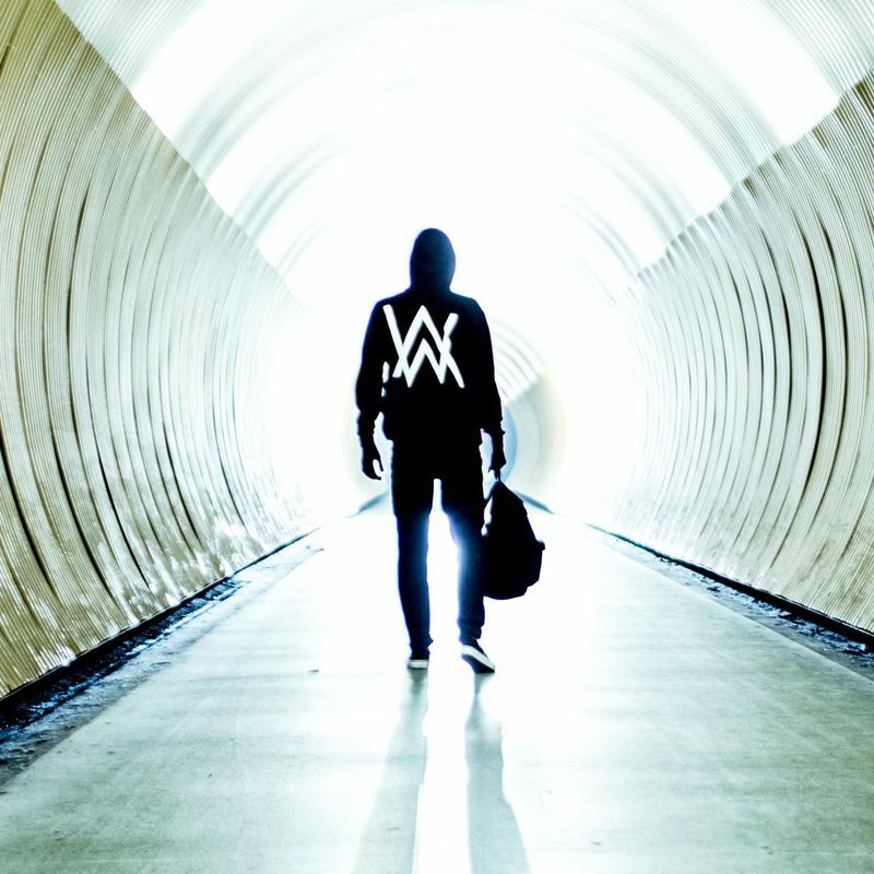 _Moises14_'s tweet photo. Faded by Alan Walker added to favorites. https://t.co/a2vZZCR488 #deezer #favorite #track https://t.co/YxxGekRSjB