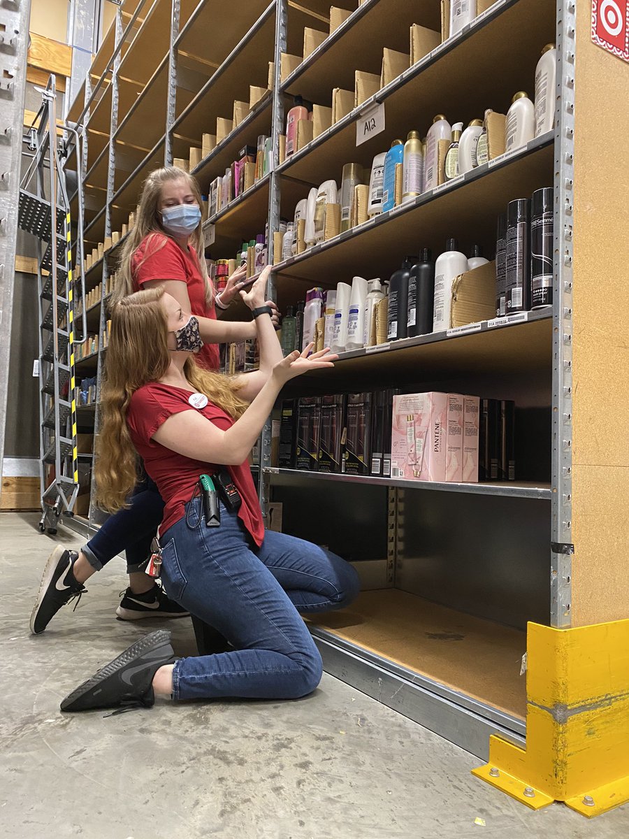 elainequitos's tweet photo. Shout out to the beauty squad who always keeps their back room low and ladderless. What ease! π€©π€© #holidaysattarget #Q4 #T2330 @HarlingMorgan @BpaigeT2330 @silverscreen18 @katisqueenok @josammy101 @ChelseyWit11 https://t.co/ECCPDkaLUj
