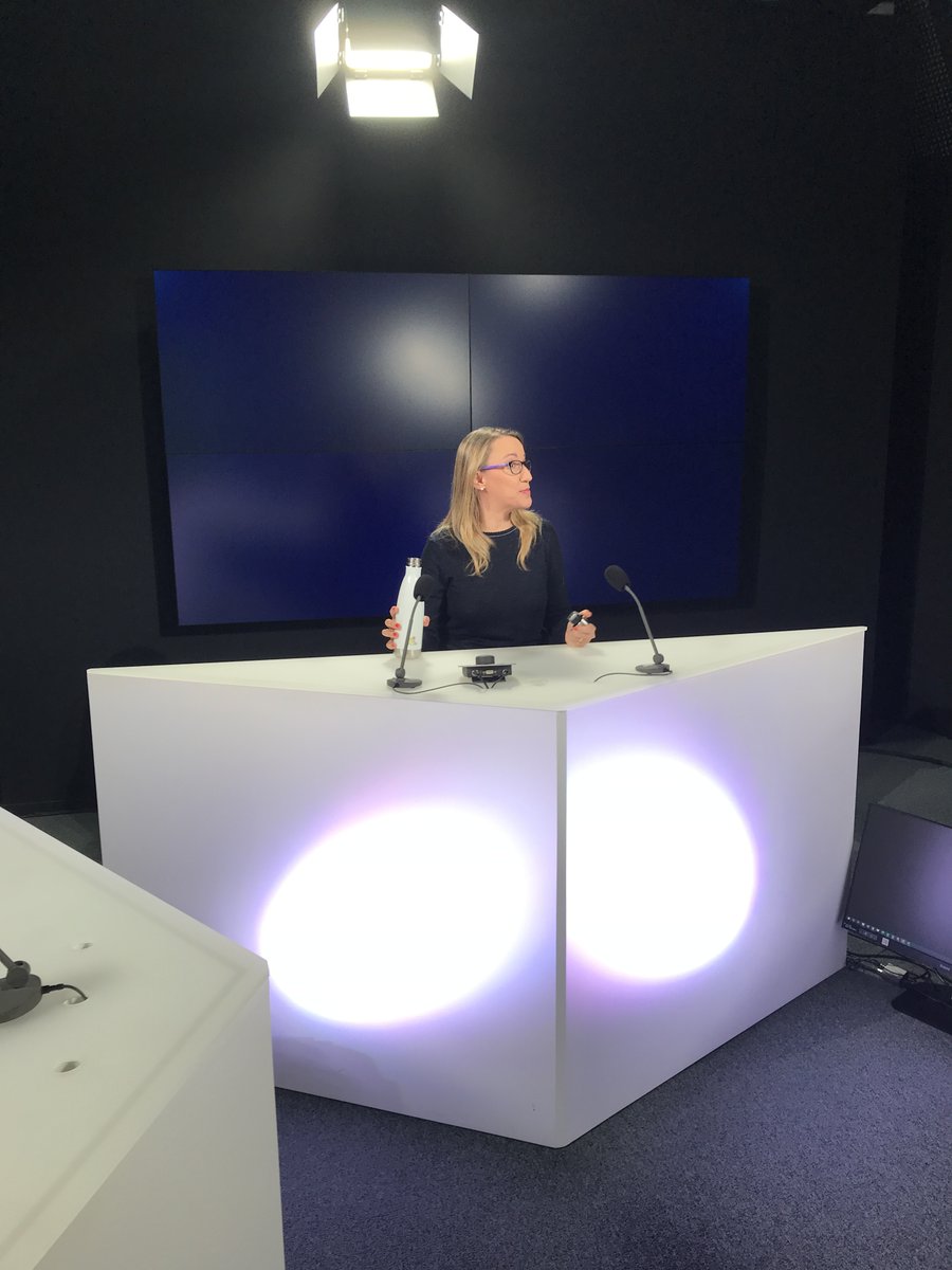 AT_Internet's tweet photo. 📷 Here's a backstage glimpse of the #ATLiveLaunch. After the hugely successful launch this morning in French, we're unveiling Analytics Suite Delta in English at 4pm!
👉 Check out some of the latest images https://t.co/SRbAB8lxGK