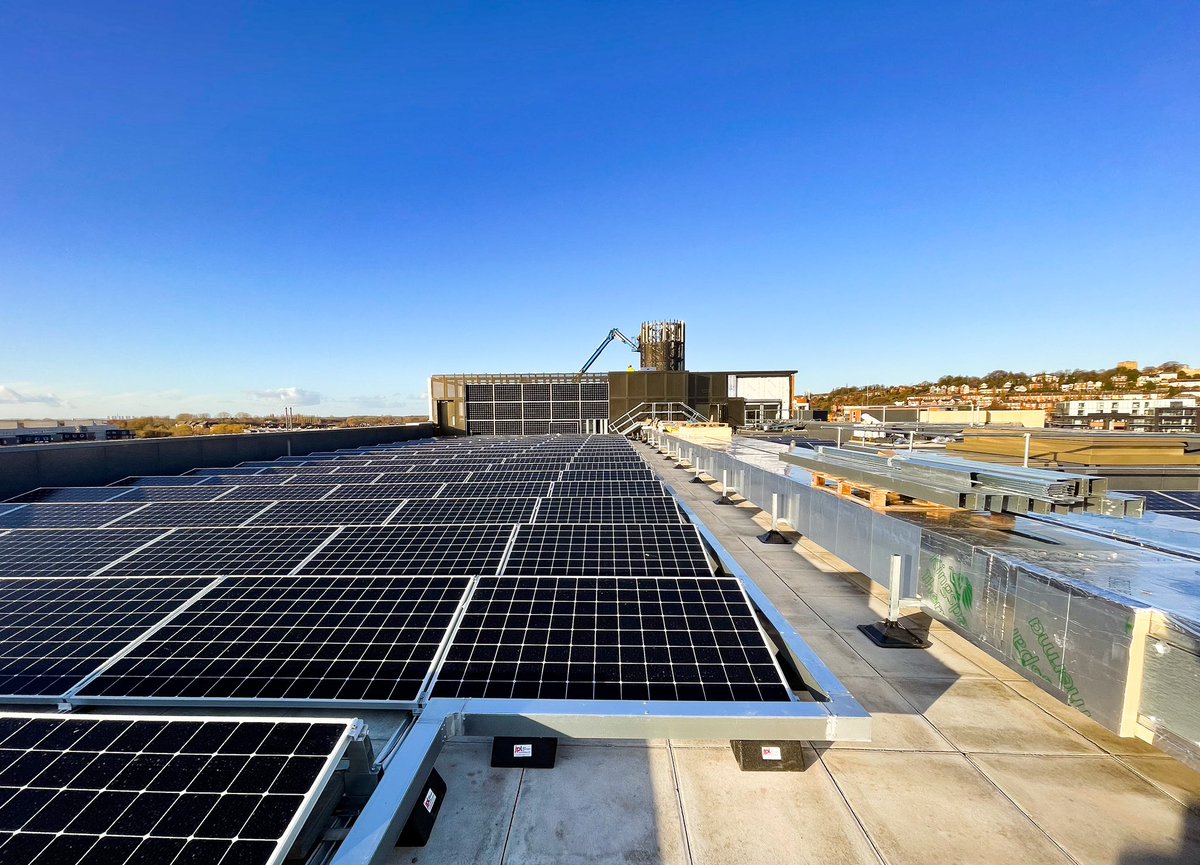 It’s a sea of PV! <a href="/GrantieAnder/">Grant Anderson</a> <a href="/rebeccakforster/">Rebecca Forster</a> <a href="/UoLEstates/">University of Lincoln Estates</a>