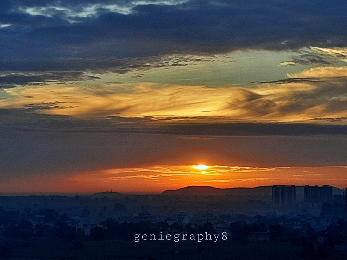 DNA_Frequency's tweet photo. Closing the day with..
#nature #NaturePhotography #geniegraphy8
Your thoughts stir up when the sun goes down..❤ https://t.co/SVD5EBblzi