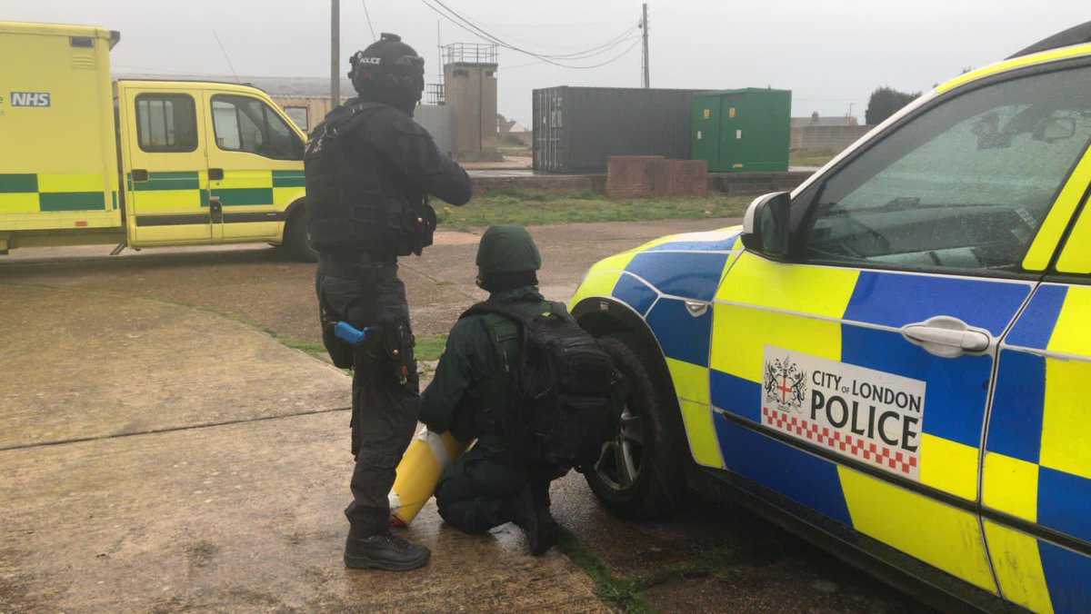 BTPFirearmsUnit's tweet photo. Joint training helps us all improve and prepare to work together when it’s needed. Today we’re training with @CityPoliceCops and @Ldn_Ambulance #lasjru #teamwork https://t.co/z5nzgGCX8N