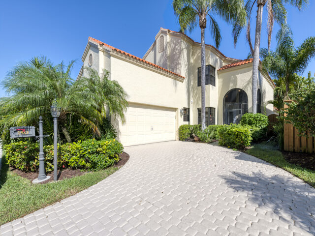 realestategavin's tweet photo. FEATURED PROPERTY OF THE DAY:

https://t.co/MzB5I73RRE https://t.co/Vx35V1xOyH