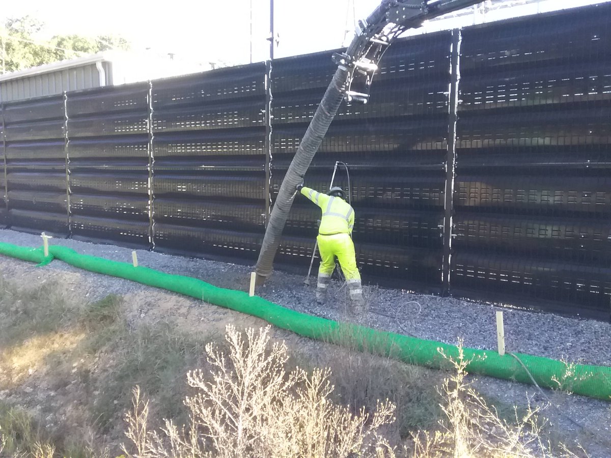 Merut_Inc's tweet photo. To contain #construction debris from entering into local streams and rivers due to stormwater, the #merutgang provides #erosionandsedimentcontrols on-site. We use silt socks which allow water to flow through at a controlled rate while trapping sediment. https://t.co/50heLc3VKQ https://t.co/Y5IjSRnHKH