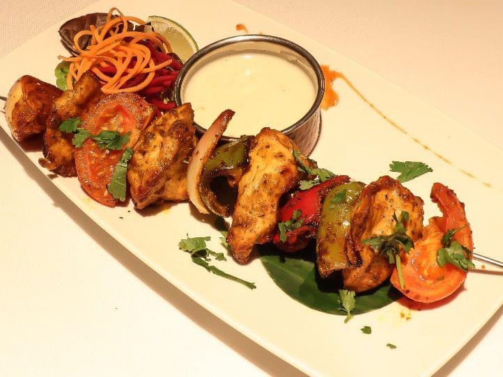 What’s stopping you from ordering takeaway? If you need a sign, THIS IS IT. 🙌 Delicious food in just a few taps... 📲
-
For takeaway, call: 01442 828444 or visit: olivelimes.com
-
#olivelimes #tring #aylesbury #luton #dunstable #indianrestaurant