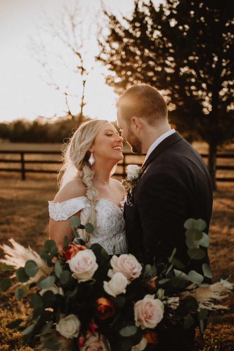 RRTkate's tweet photo. Oh yeah Twitter, he is my husband now! ❤️💍 #meettherobinsons https://t.co/OVoMHMeq4G
