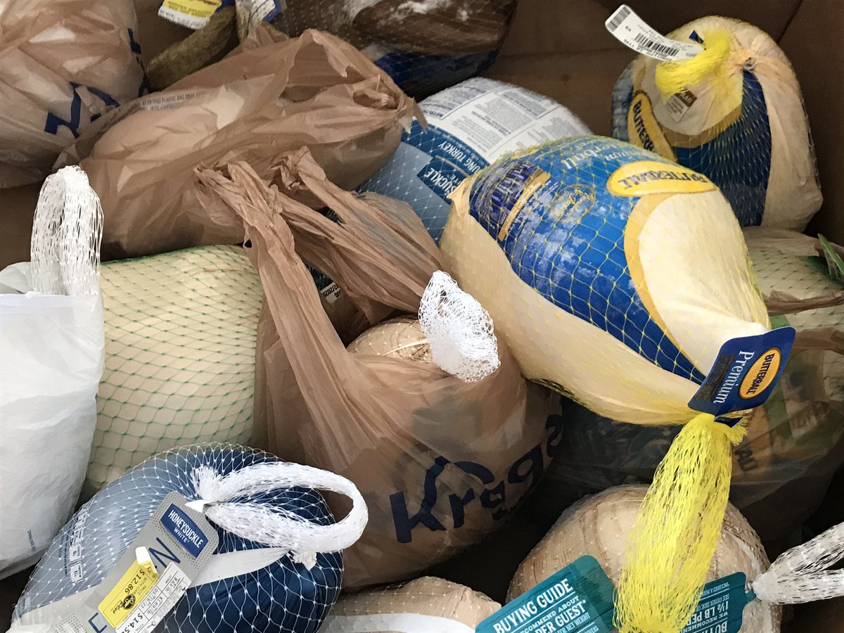 ShaleekaP's tweet image. TURKEY DRIVE 16: We now have 17 turkeys and $99 donated at the Kroger in Clinton! Let’s continue making the number of donations higher.