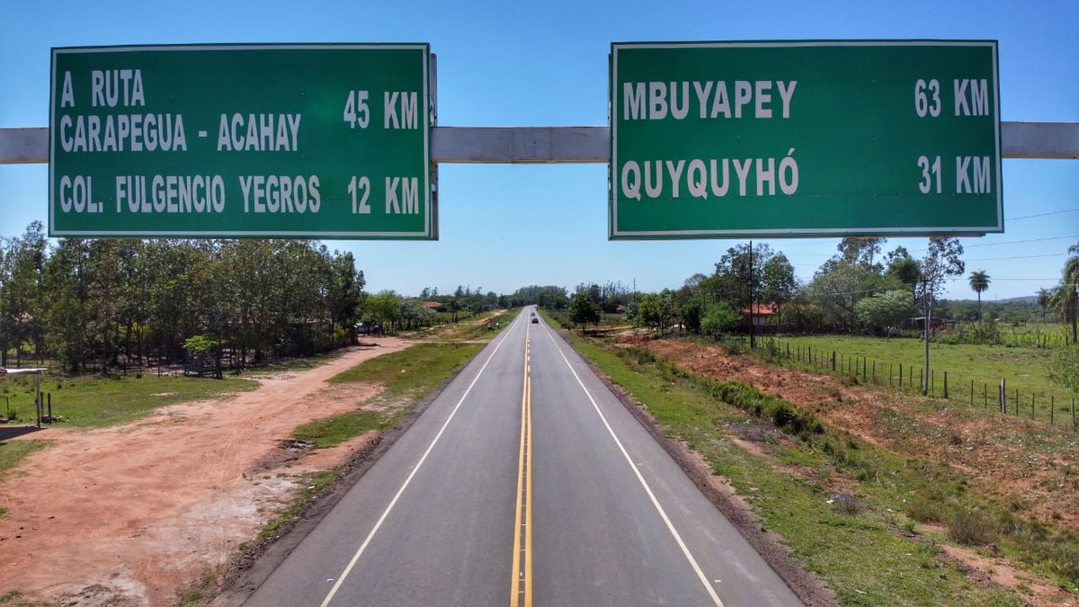 mopcparaguay's tweet photo. El presidente @MaritoAbdo y el ministro @ArnoldoWiens inauguraron oficialmente la nueva ruta asfaltada de 33,42 km que une Caapucú con Quyquyhó, en el Departamento de #Paraguarí.
Esta obra beneficiará a más de 9.000 habitantes, agricultores y potenciará el turismo. https://t.co/1frKFXKoxE
