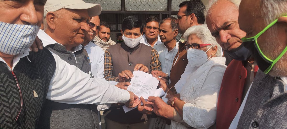 Amitsanwal000's tweet image. भाजपा जजपा सरकार द्वारा हरियाणा के सरकारी मेडीकल कॉलेजों में #एमबीबीएस की पढ़ाई के लिए की गई फीस बढ़ौतरी के विरोध में #च.दादरी कांग्रेस कमेटी @Dadri_Dc को राज्यपाल महोदय के लिये ज्ञापन सौंपते हुए। @INCHaryana @officekiran
@kumari_selja @Shruti4Progress
#JusticeForMBBSStudents