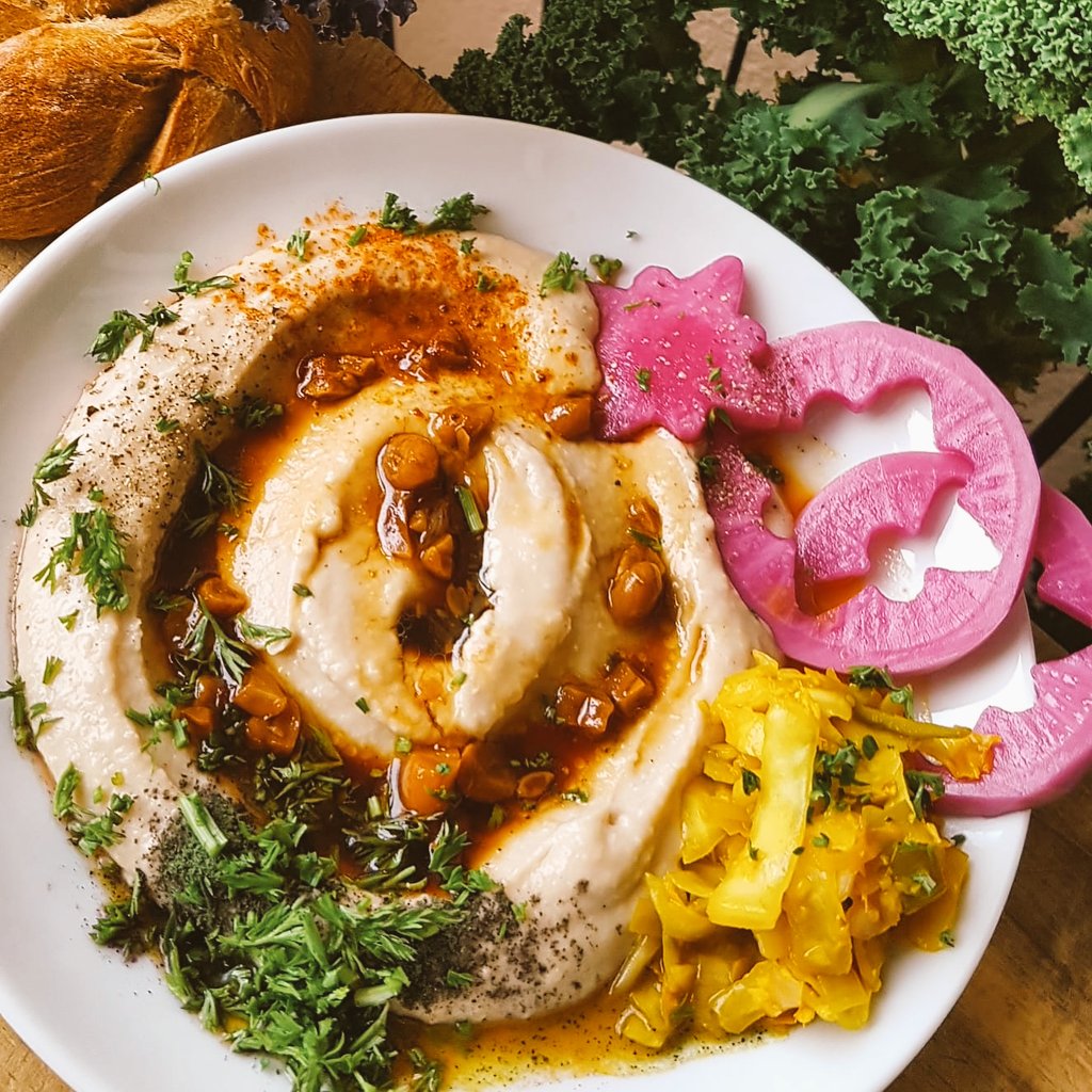 RustlerArt's tweet photo. Splashing with paint in food instead of watercolor #colorful #hummus #kimchi #vegan #veganfood #veganhealth #plantbased #HealthyFood #HealthyEating #HealthyLiving #HealthyLife #meze #easyfood https://t.co/6cTRcQDbCf