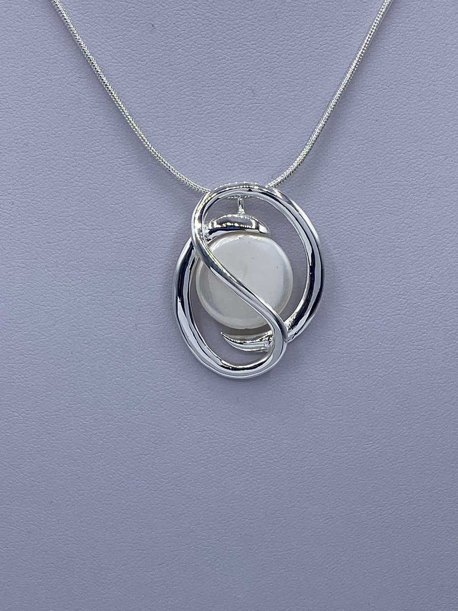Carmatara's tweet photo. 💖Beauty in Simplicity 💖
https://t.co/FZoWcVzVtR

#pendant #Christmasgifts #jewellery #knutsford #cheshire #supportsmallbusiness https://t.co/NMTMceJ8KW