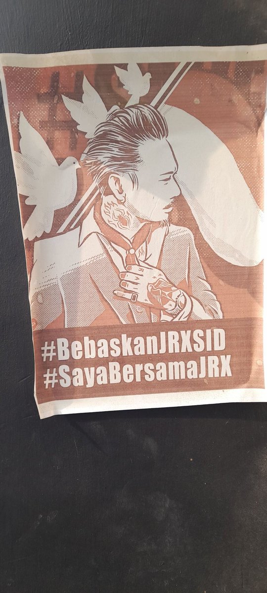 ridwanelkhaza's tweet image. Apa bila mengungkap kejahatan di perlakukan layak nya kriminal BERARTI ANDA berada di negri yg di kuasai PARA PENJAHAT 

#Jerinx 
#JerinxSID 
#kamibersamajrx
#BebaskanJRXsid
