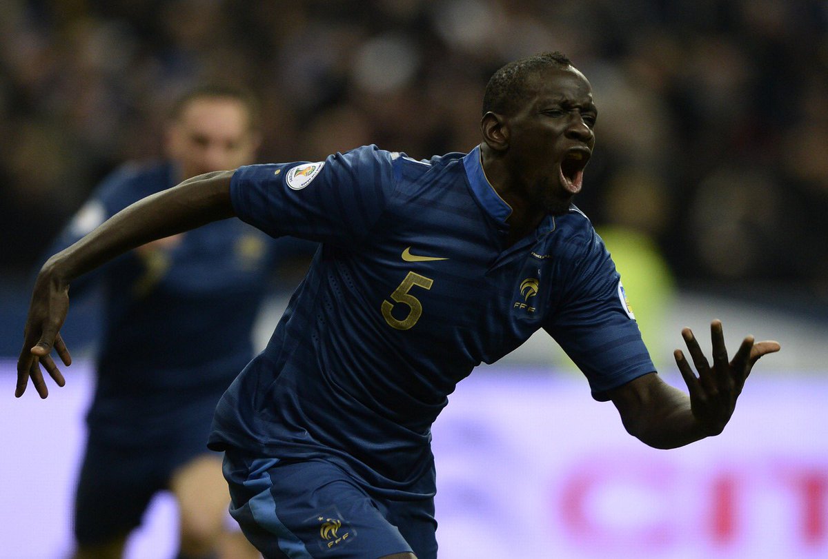 tousuncotefoot's tweet photo. Il y a 7 ans jour pour jour, les Bleus réalisaient l'exploit face à l'Ukraine. 🤩🇫🇷

Pour l'occasion, on vous fait gagner le maillot de ce match mythique. 

🍀 RT + FOLLOW pour participer. 

Tirage au sort à minuit. 😉

#CôtéFoot https://t.co/VX1X43Hurr