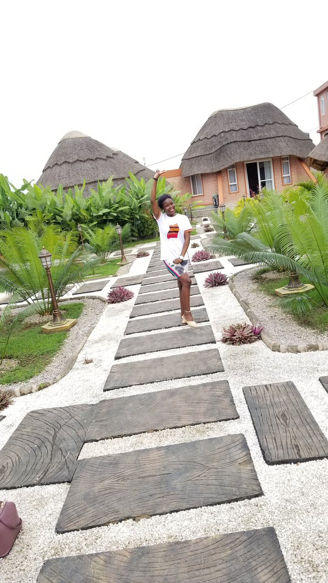 There is so much beauty behind the palms💕💓🇺🇬😘
Uganda is indeed the PEARL OF AFRICA🇺🇬
GOD🙏GOALS💰GLOW💃GROWTH💓#visituganda #tourism #accomodation #finedining 
@MashedaPalms