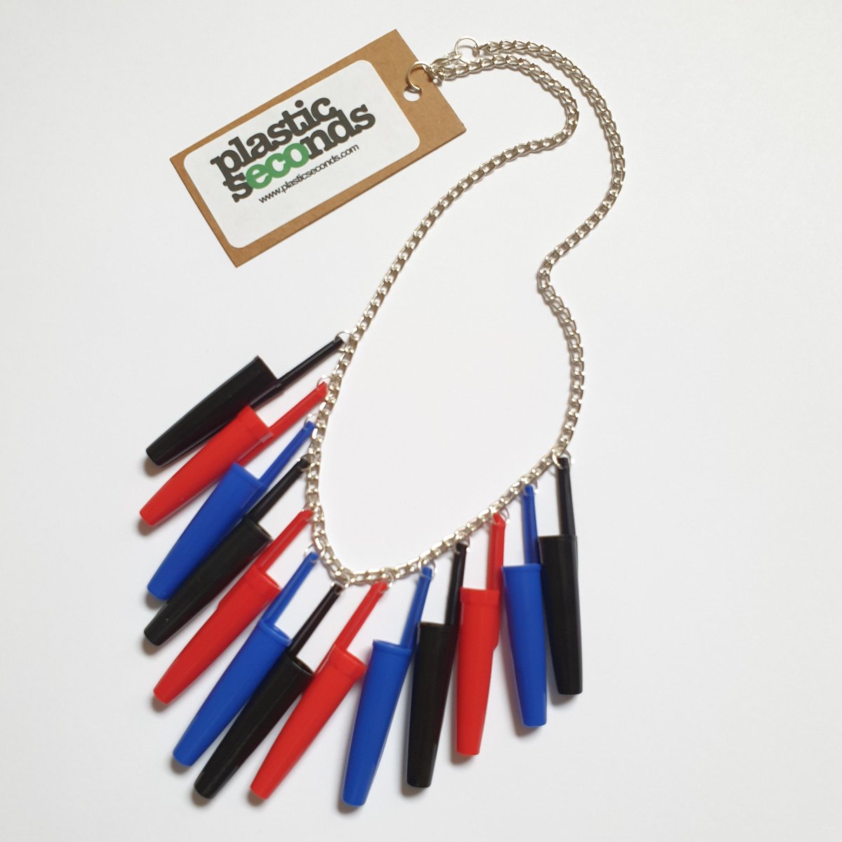plasticseconds's tweet image. Biro Lids necklace, a Plastic Seconds classic! Restocking and relaunching my online shop soon!
#plasticseconds  #jewellerydesign #jewellerydesigner #upcycling  #statementjewellery #statementnecklace #biro #plasticjewellery #contemporaryjewellery #shopsmall #supportsmallbusinesses