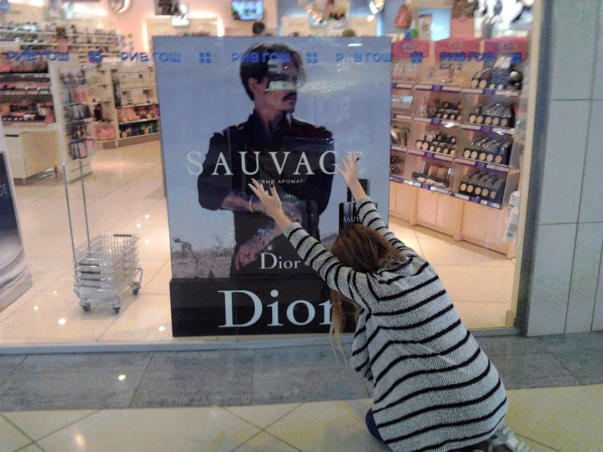 Marussia15's tweet photo. Me whenever I see Dior Sauvage ad on TV❤️
#JohnnyDepp #JusticeForJohhnyDepp https://t.co/265MT3fOyU