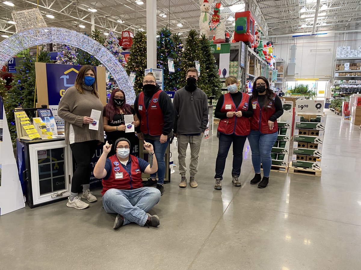 Showing some more love and appreciation at our morning huddle for some of our outstanding associates !!!! #aboveandbeyond #Allin #Teamwork! @2731Lowes @jmarigiuli <a href="/saugust15/">Brosky</a> @NigrelTim <a href="/JacquiOrmond/">Jacqui Ormond</a> <a href="/NRessegue/">Nicole Ressegue</a>
