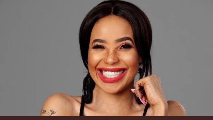 manyoni_lerato's tweet photo. Ilele iNdlovukazi🙏🏼💐🕯🕊 sobonana ekseni #RIPMshoza https://t.co/YRMKhmWjAR