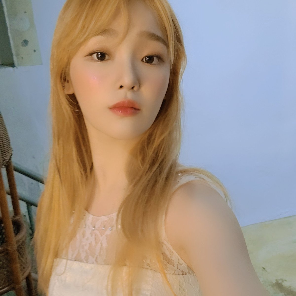 WM_OHMYGIRL's tweet photo. 2일남았어요 
#D-2 #오마이걸_겨울동화 #조금만_기다리면_곧_만나게될걸 #승희 #미라클 https://t.co/FZuhrkI4pd