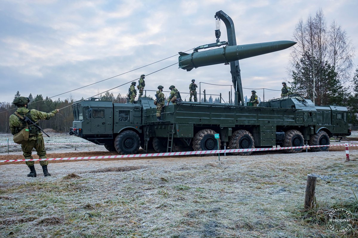 Awesome photoset of Iskander-M launcher and loader, and aeroballistic missile, exclusively received from Evgeniy Kel'.