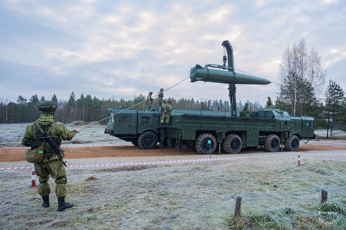 Awesome photoset of Iskander-M launcher and loader, and aeroballistic missile, exclusively received from Evgeniy Kel'.