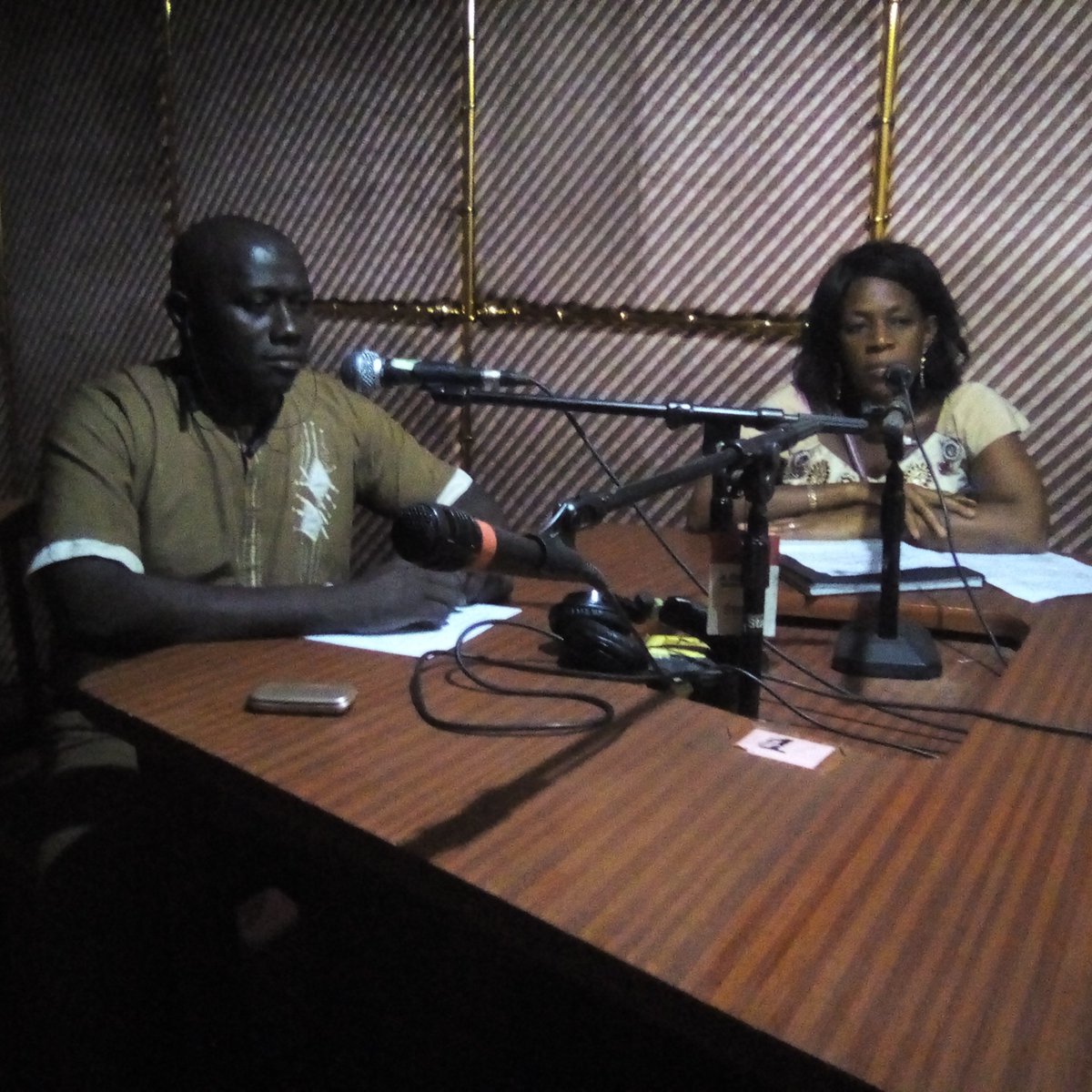 capffria1's tweet photo. Ce mercredi 18 novembre, le directeur du @capffria1 était l'invité de la radio rurale de Fria dans l'émission #microprogramme pour parler de l'autonomisation des jeunes. La suite est prévue pour ce jeudi 19 novembre à partir de 20h pour parler de la migration irrégulière https://t.co/YZANzX9CRk