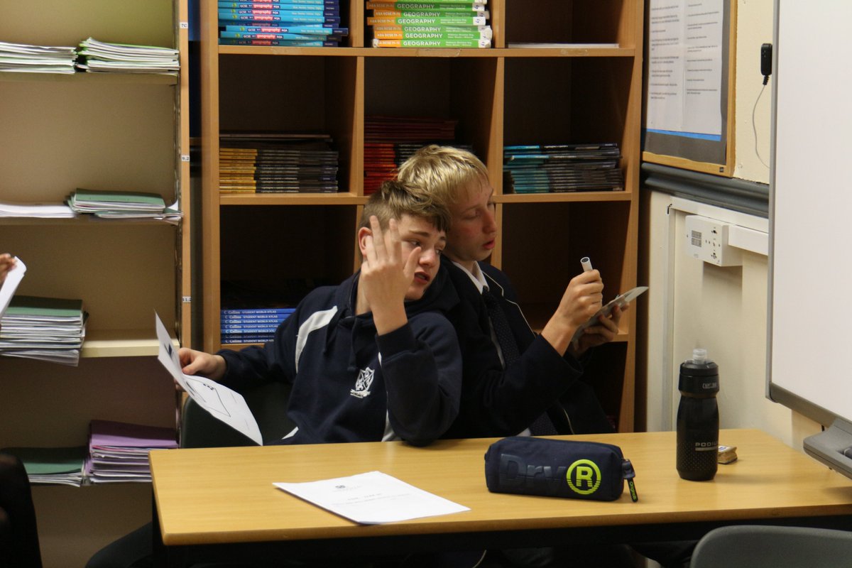 SchoolSherfield's tweet photo. #Year10 have been focusing on #MentalHealth in #PSHE. This week, they practised their communication skills - one pupil was the ‘communicator’ and the other was the ‘listener’, showing how important it is to be able to talk about mental health #SHFYear10 #MentalHealthMatters https://t.co/9FcV0VjNNM