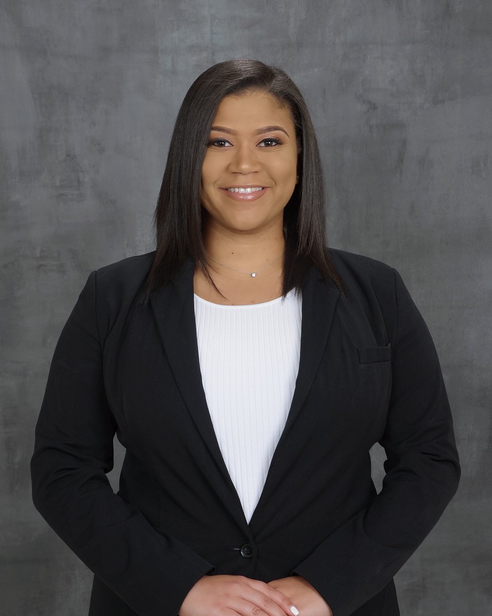 SouthernULaw's tweet photo. Congratulations to Korin Jones (1L) and Trezell Ragas (3L) as they placed 1st and 2nd in the Hennessy fellowship pitch contest held last night. These ladies proudly represented the Law Center in the best way! #SULC #LawyerLeaders #AnalysisMatters #WeAreSouthern https://t.co/AcJlcoKYZX