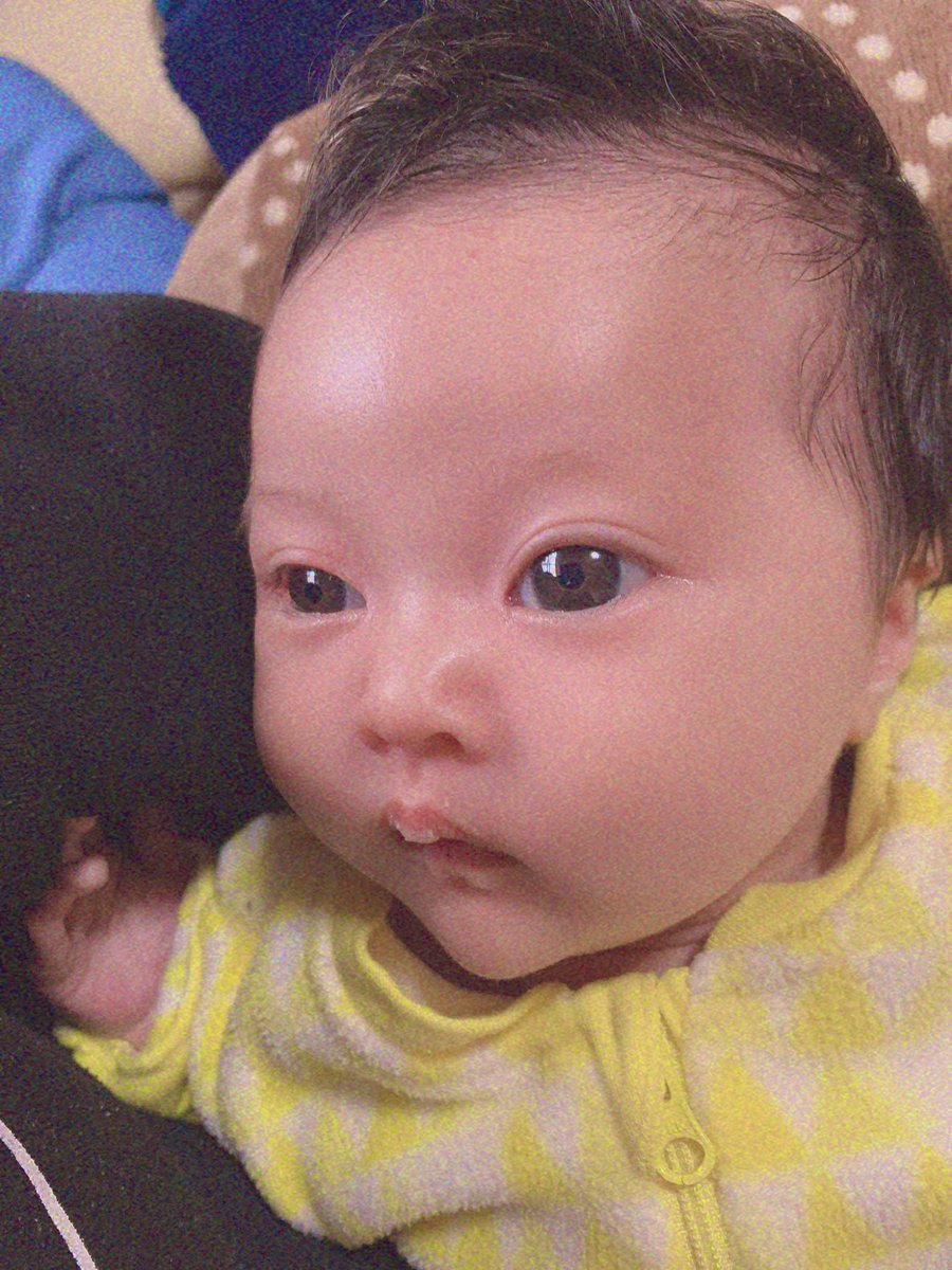 Ayumi 新生児から9ヶ月までのりりちゃんの顔の変化 変わりすぎてびっくり 2枚目なんか宇宙人みたい笑 女の子 らしいお顔になってきたね 産まれたての面影ない気がする これからどう変わるのか楽しみ