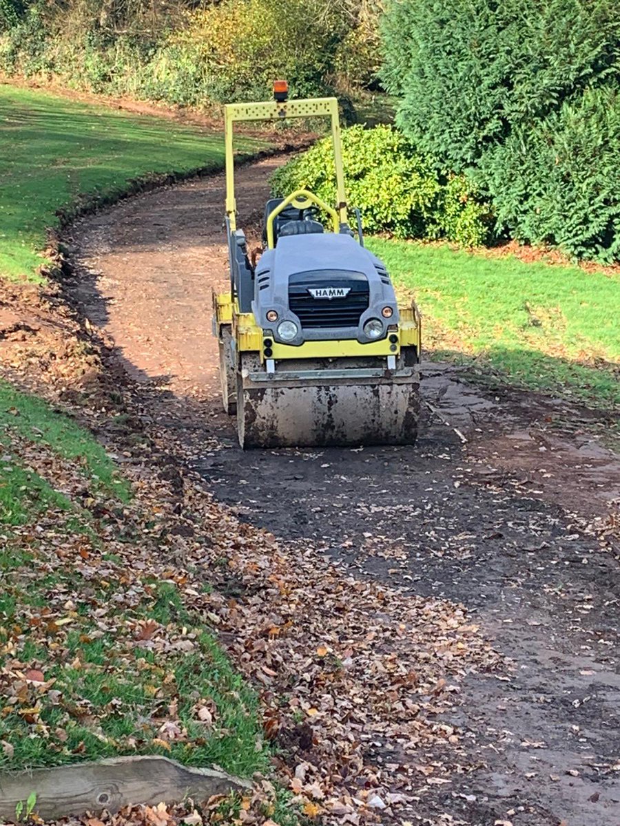 TivertonGC's tweet image. 🟢 Lockdown Works 🟢

Today the team planted more young oak trees before making a start to the pathway from the 5th green to the 6th tee. 

#TeamTiv #LockdownWork