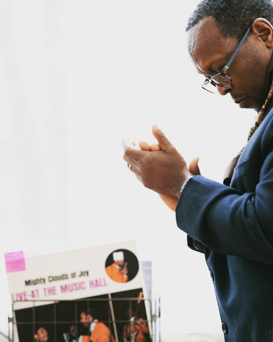 NewBlackMan's tweet image. Me at the @TheDurhamHotel in 2017 with the #TheFiveBlindBoysOfAlabama listening to my daddy's favorite #MightyCloudsOfJoy Album, 'Live at the Music Hall'. Thanks to @alliemullin who captured this moment.

#ThrowbackThursday